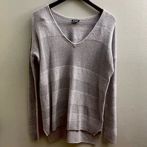 Splendid- Gray v-neck sweaters Large